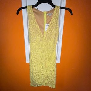 Xs yellow dress